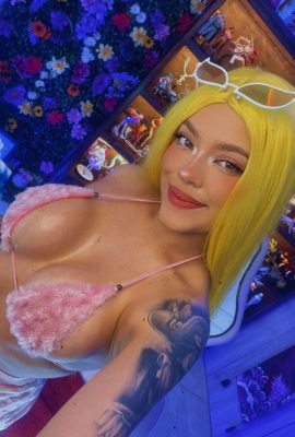 Doflamingo wanita cosplay gundamchick