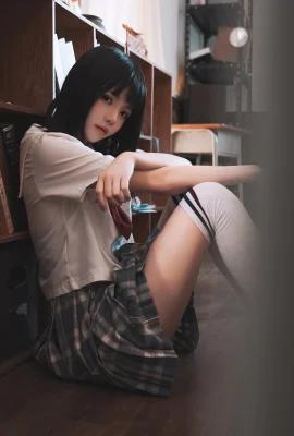 Peach Meow – Classroom Dead Water (48 Foto)