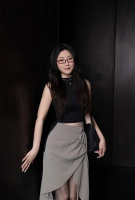 Gadis Kacamata Ikan Caviar (120 foto)