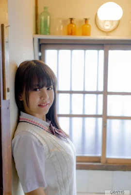 (Yumi しおん) Seorang gadis bau dengan tubuh panas dan payudara bundar yang mengungkapkannya (26 foto)