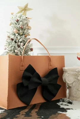 Anime Blogger Luo Li Cantik Gadis Sama Sama Valentine Tema Hadiah Seksi Berpakaian Black One-Piece Net Stocking Menampilkan Sosok Montok Godaan Foto 69p