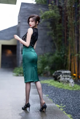 Yang Chenchen – Rok Green Long (100 Foto)